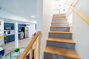 Interior - Near Capitol Hill w/parking & 2 kitchens sleeps 10 (Washington)