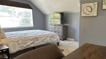 4 多间卧室、熨斗/熨衣板、WiFi、床单