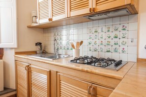 Lägenhet Comfort | Eget kök | Kylskåp, spishäll, vattenkokare och grytor/köksredskap