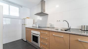 Electric kettle, toaster