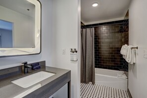 Hair dryer, towels, soap, shampoo - Breckenridge Hotel Room | King Bed & Cozy Lounge (Breckenridge)