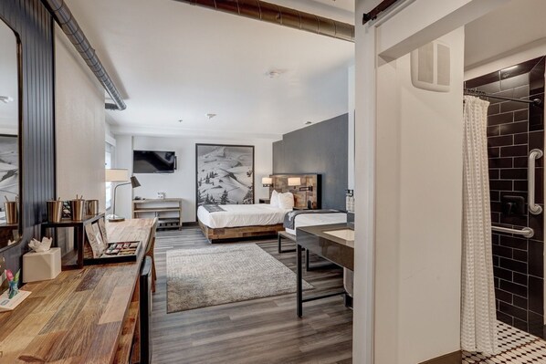 Zimmersafe, Schreibtisch, kostenloses WLAN, Bettwäsche