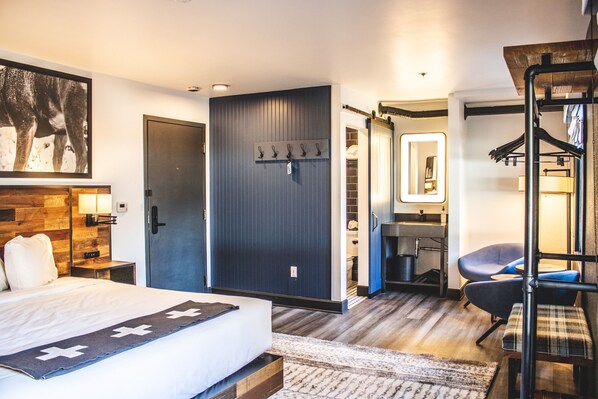 Coffre-fort, bureau, accès au Wi-Fi (inclus), literie fournie