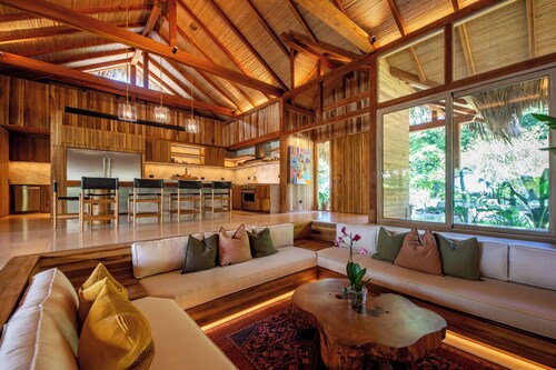 Charming 3-bedroom house, Beachfront, Nosara