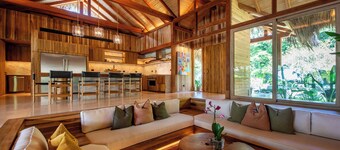 Charming 3-bedroom house, Beachfront, Nosara