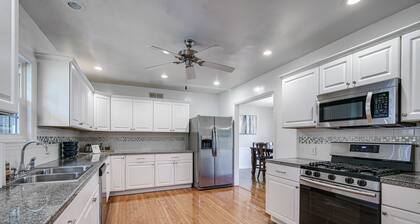Steps from NOTRE DAME! Huge House! Arcade Game room, volleyball court & more!