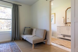 Smart TV, fireplace, video games, ping pong