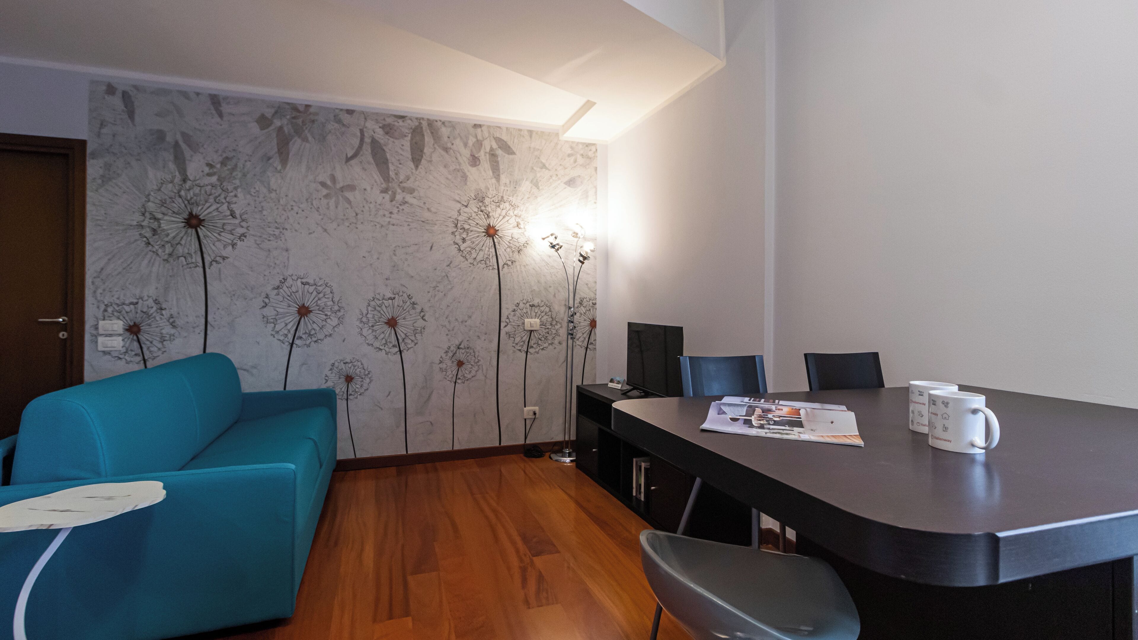 Apartment (1 Bedroom) | Wohnbereich | Fernseher