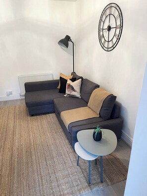 Living area - Cosy 1 Bed Garden Retreat In The Heart Of London (London)