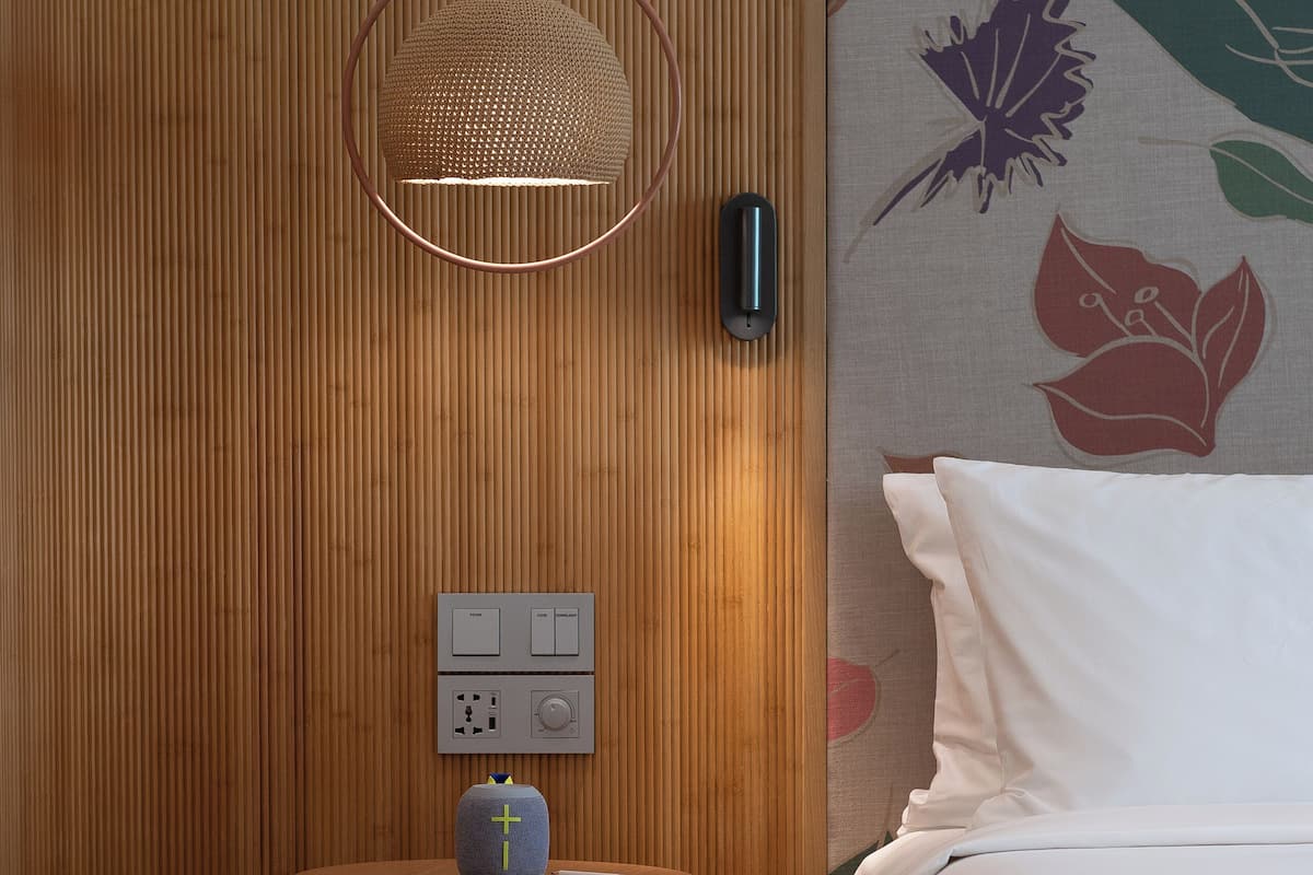 Standard Room, 1 King Bed (ADA) | Minibar, in-room safe, iron/ironing board, free cribs/infant beds