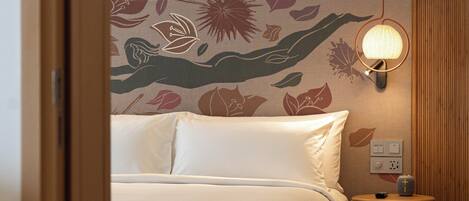 Standard Double Room, 1 King Bed, Mobility Accessible | Minibar, in-room safe, iron/ironing board, free cots/infant beds