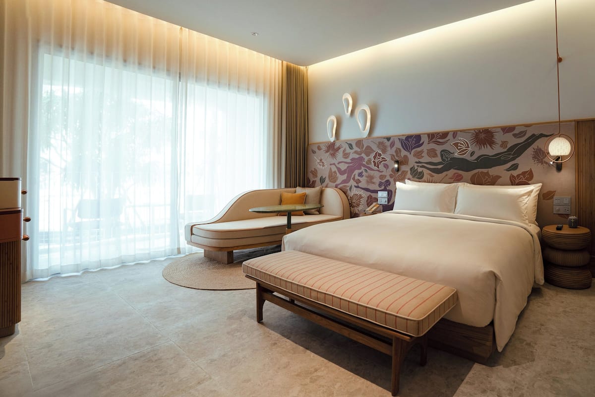 Minibar, két bảo mật tại phòng, bàn ủi/dụng cụ ủi quần áo