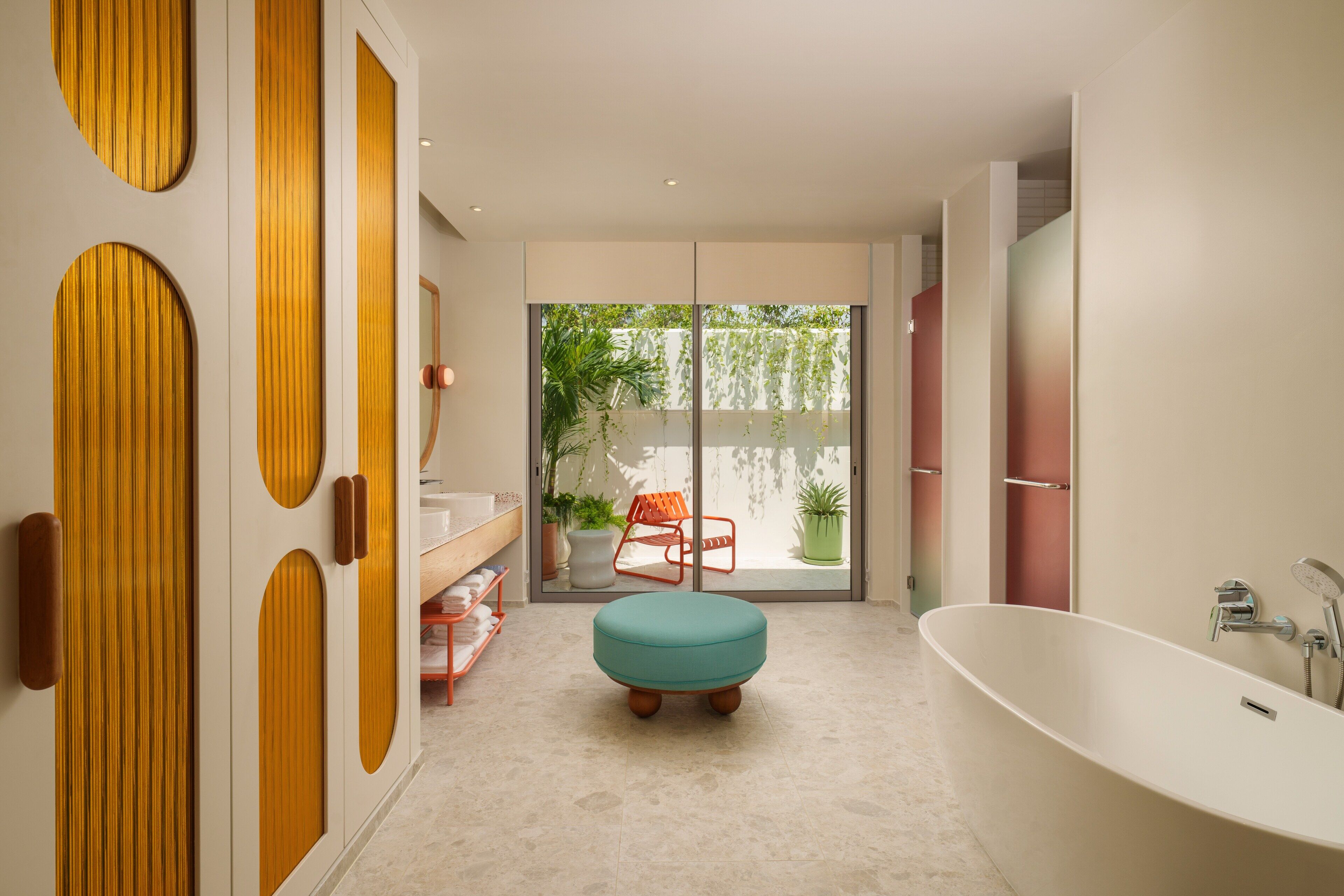 Suite, 1 Bedroom | Bathroom | Free toiletries, hair dryer, bathrobes, towels