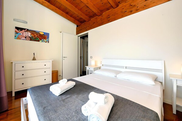 1 chambre, Wi-Fi gratuit, draps fournis