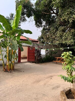 Garden view - yogi homestay (Lungi)