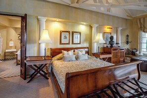 Luxury Double Room, 1 King Bed, Garden View