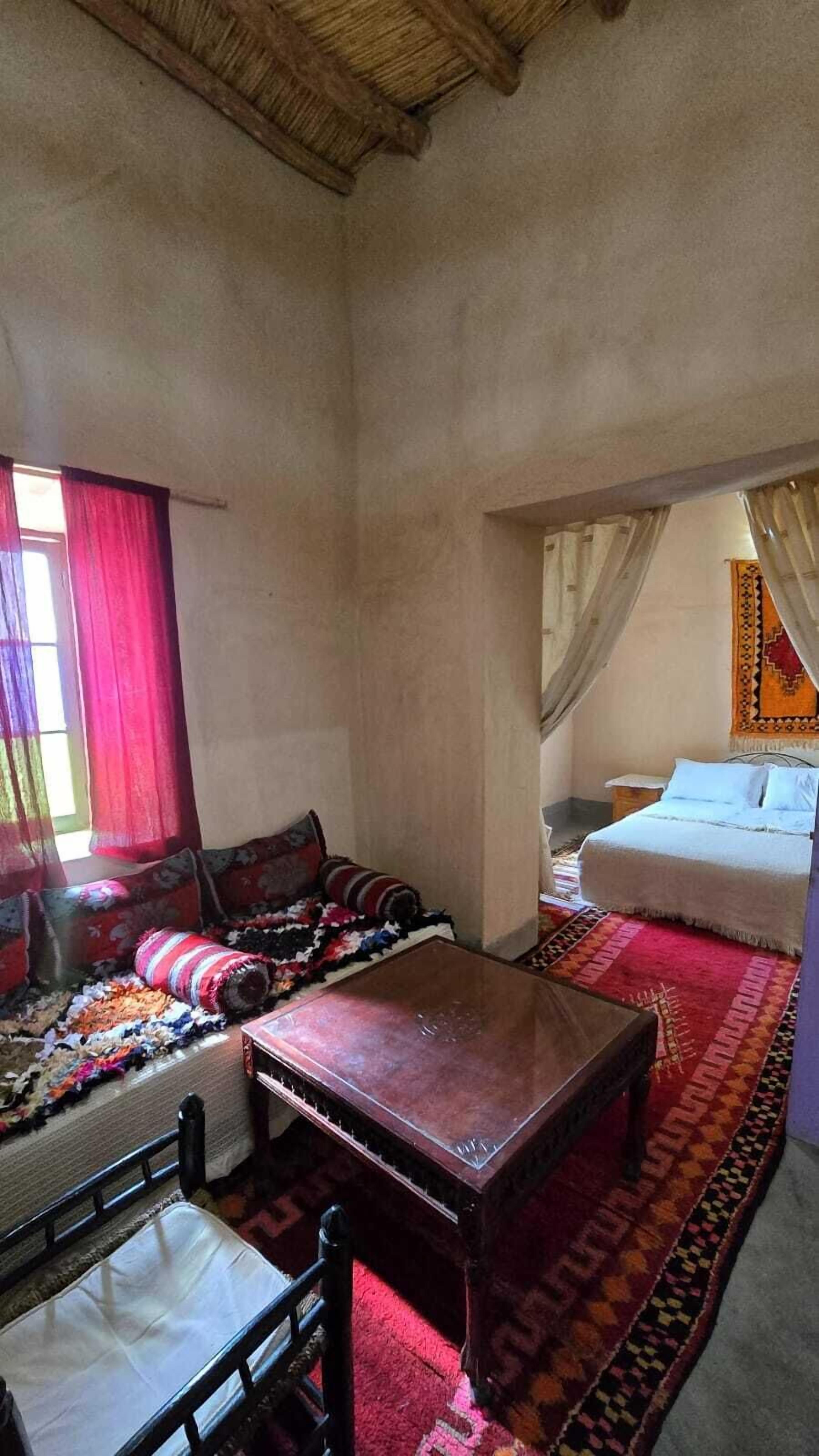 Comfort Triple Room, 1 Double Bed with Sofa bed, Mountain View | Bed sheets