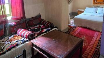 Comfort Triple Room, 1 Double Bed with Sofa bed, Mountain View | Bed sheets