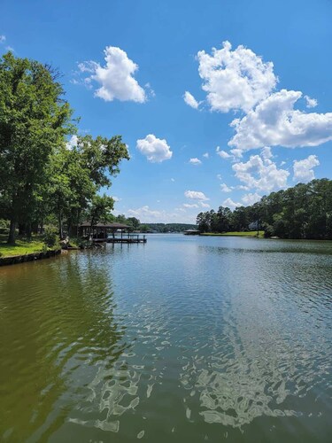 4bd/3bth, Sleeps 14, Pool Table, Fire pit + More!