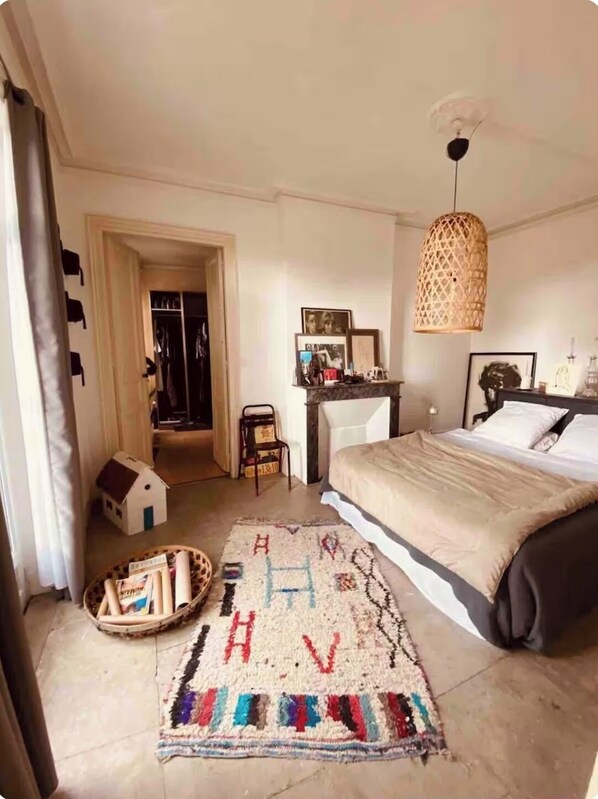 2 bedrooms, iron/ironing board, WiFi, bed sheets - Lovely Haussmann-style apartment in the heart of Montpellier, prefecture district (Montpellier)