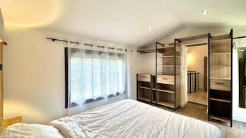 1 bedroom, internet, bed sheets