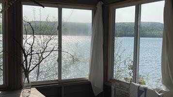 4 habitaciones, tabla de planchar con plancha, wifi y ropa de cama