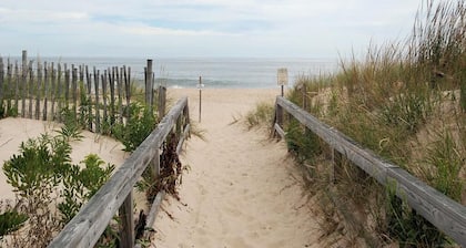 Spacious 4BR Townhome near the Ocean