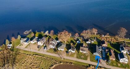Charming 3 Bedroom Lakeside Hideaway in Omro, WI