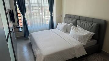 1 habitación, tabla de planchar con plancha, wifi y ropa de cama