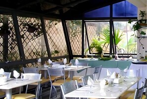 Desayuno buffet incluido todos los días 