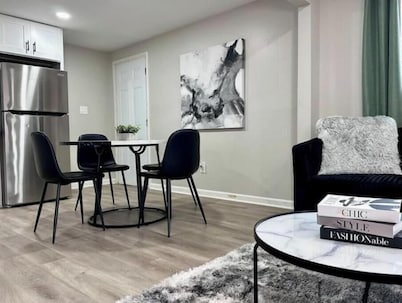 Modern 2BR Stylish Retreat B Downstairs