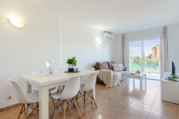TV - Residencial LOS JUNCOS V (La Pineda)