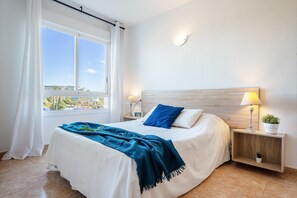 1 bedroom, iron/ironing board, free WiFi, bed sheets - Residencial LOS JUNCOS V (La Pineda)