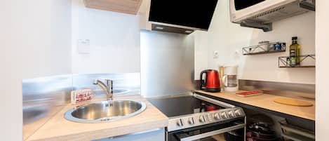 Refrigerador, microondas, horno y lavavajillas