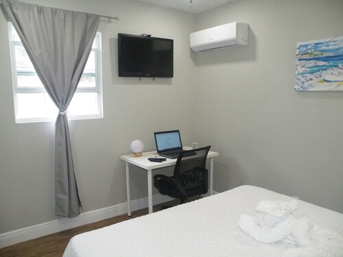 Private small house in Tampa