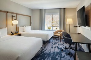 Down duvets, desk, laptop workspace, blackout curtains - Fairfield by Marriott Inn & Suites Oxford (Oxford)