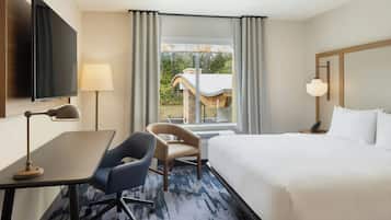 Standaard kamer, 1 kingsize bed | Een bureau, een laptopwerkplek, verduisterende gordijnen