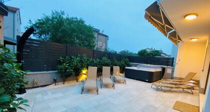 Mala Perla - stylish vacation home with whirlpool, barbecue & close to the beach!