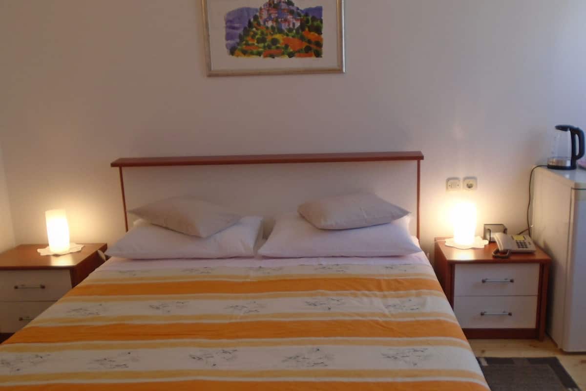 Standard Double Room | Desk, iron/ironing board, free WiFi, bed sheets