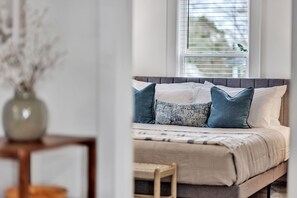2 bedrooms, iron/ironing board, WiFi, bed sheets - Charming 2BR Walkable to Swamp Rabbit Trail (Greenville)