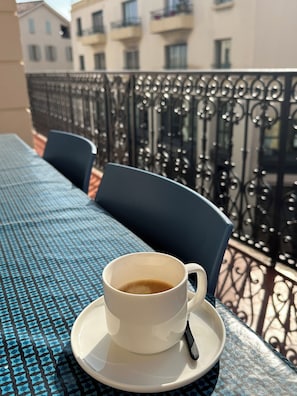 Outdoor dining - Design Apartment, 2 suites, Terrace, Beaches & Palaces (Cannes)