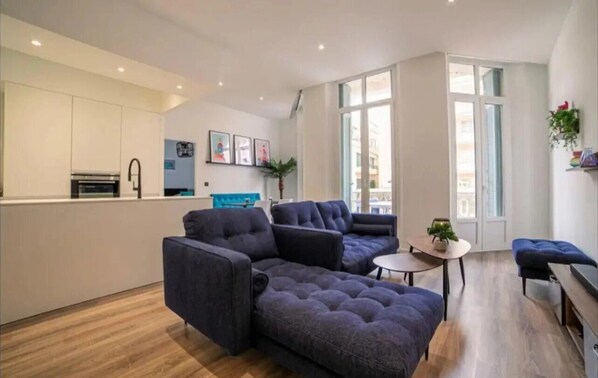 Smart TV - Design Apartment, 2 suites, Terrace, Beaches & Palaces (Cannes)