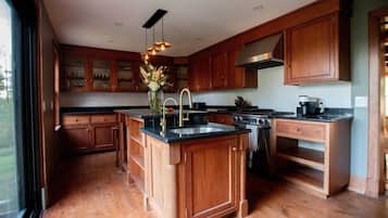 Kühlschrank, Ofen, Herdplatte, Geschirrspüler