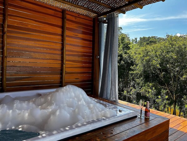 Bañera de hidromasaje exterior