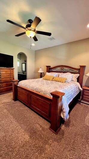 4 Schlafzimmer, Bügeleisen/Bügelbrett, WLAN, Bettwäsche