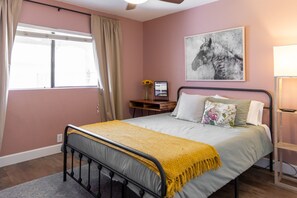 5 quartos, ferros/tábuas de passar roupa, Wi-Fi, roupa de cama