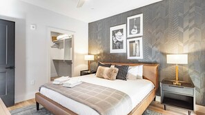 Interior - Prime Walkable Midtown Location, Pool, Gym Outlaw's Den by Avantstay (Nashville)