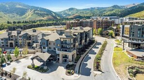 Exterior - 001BC  1bd/2ba Condo @ Base of Mtn King Suite w/walkout deck, pool & hot tub SKI (Park City)