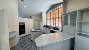 Fridge, microwave, oven, stovetop - Elegant Pool House 3BR / 3 Bath in Ft. Pierce, FL (Fort Pierce)