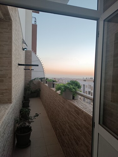 Spacious family apartment with sea view